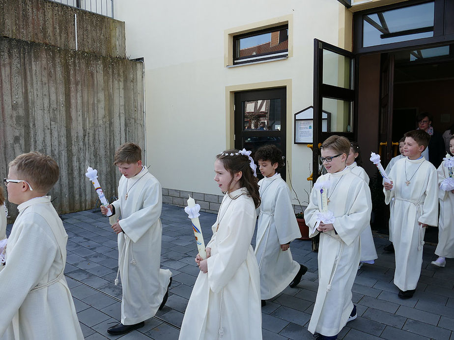 Feier der 1. Heiligen Kommunion in Sankt Crescentius (Foto: Karl-Franz Thiede)